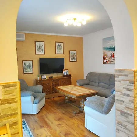 M&r Apartman *